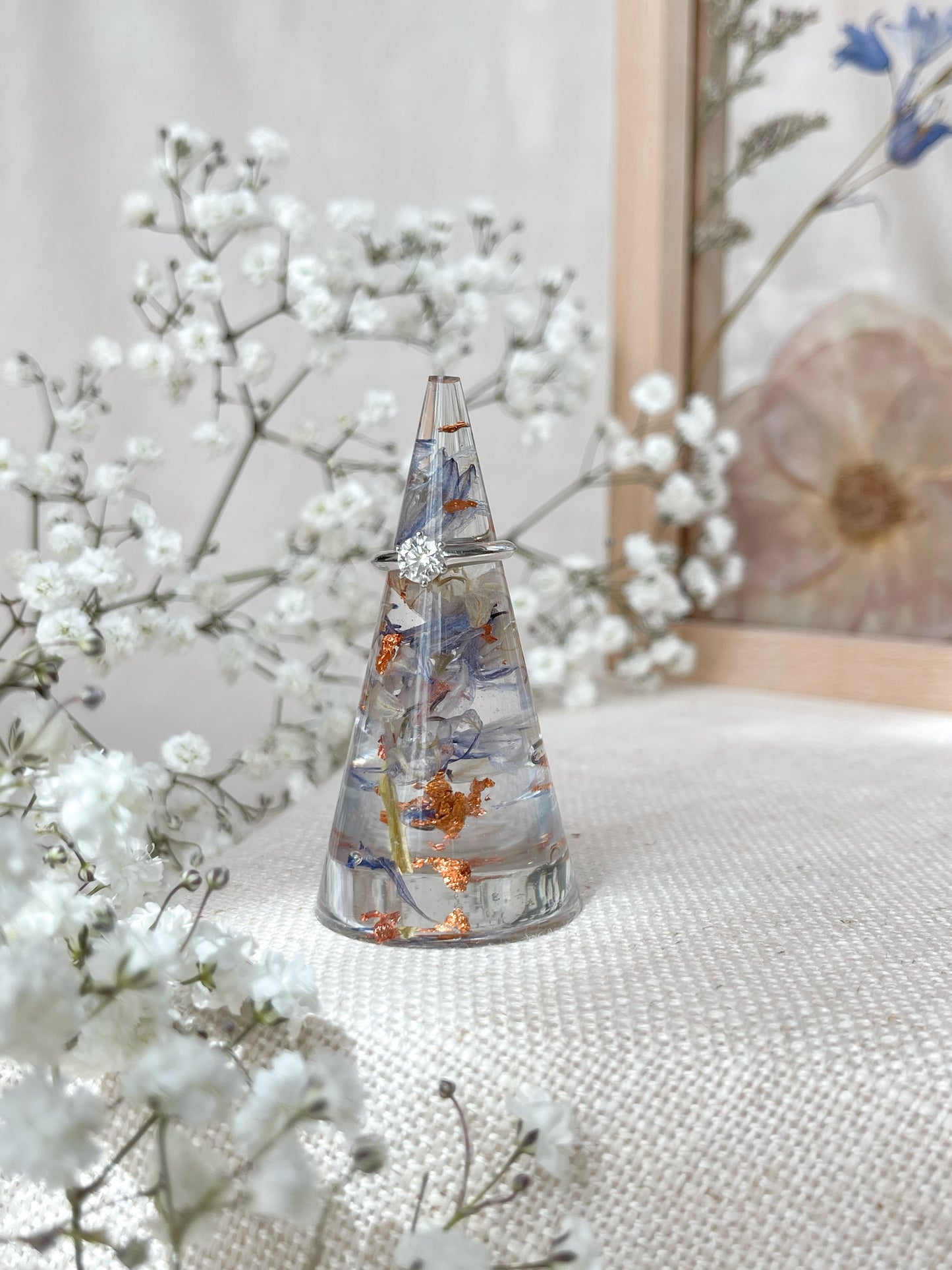 Round Resin Ring Holder
