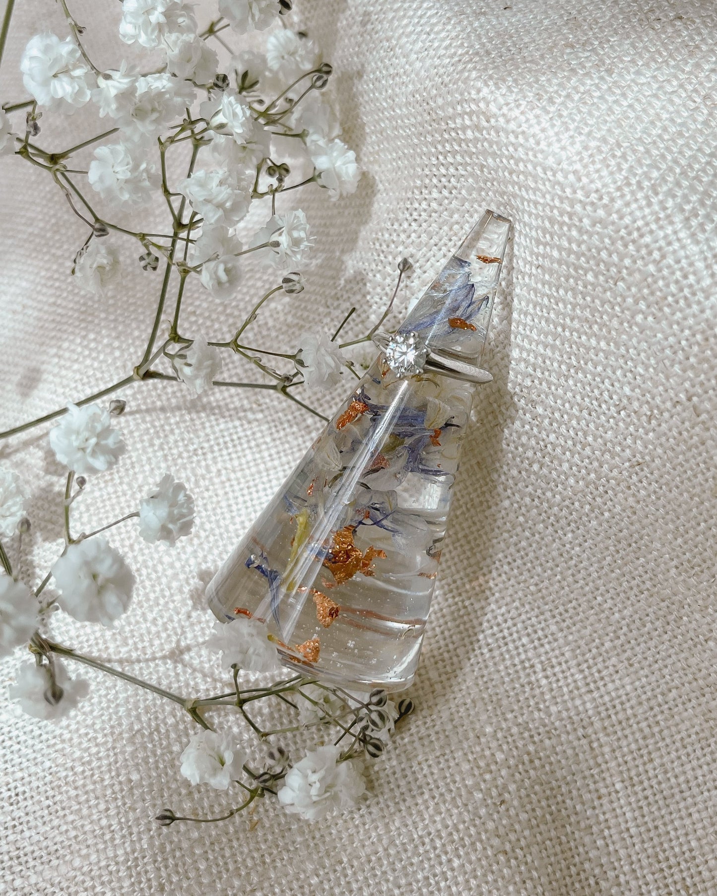 Round Resin Ring Holder